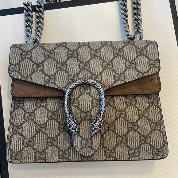 Authentic Gucci Dionysus GG Supreme Mini - Picture 4 of 10